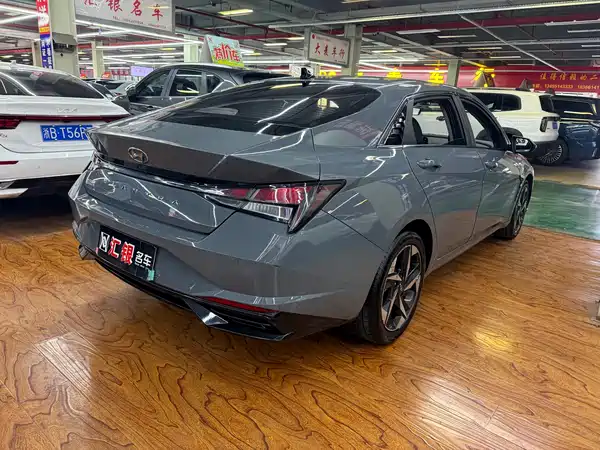 Hyundai Elantra 2021