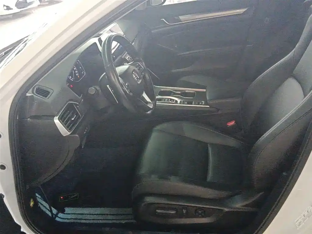 Honda Accord 2022 — фото 15