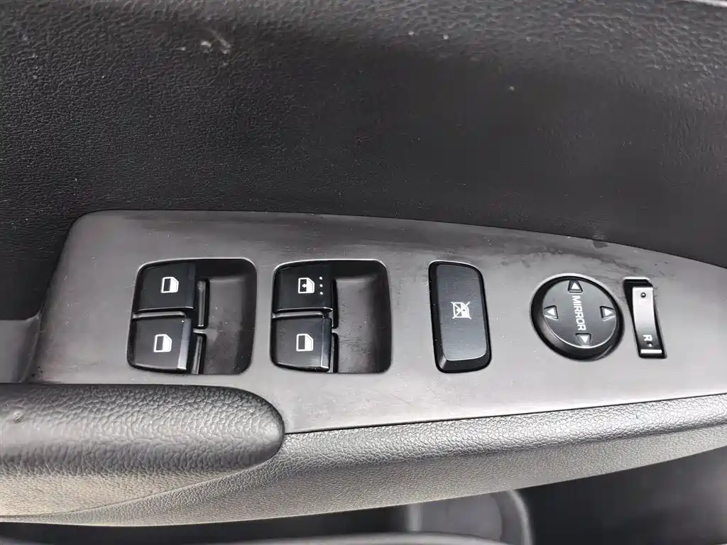 Hyundai Verna 2017 — фото 9