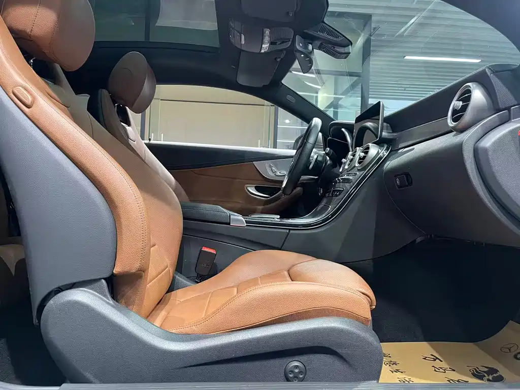 Mercedes-Benz C-Class 2019 — фото 16