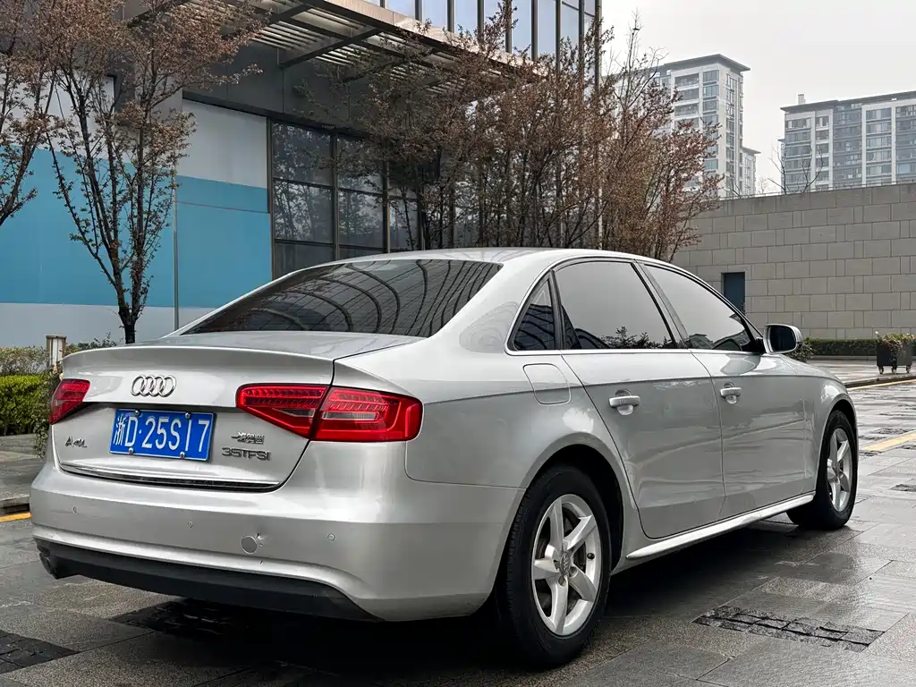 Audi A4L 2015 — фото 4