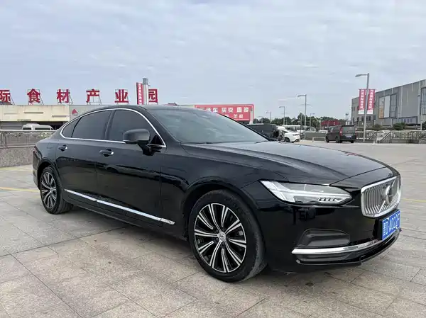 Volvo S90 2022