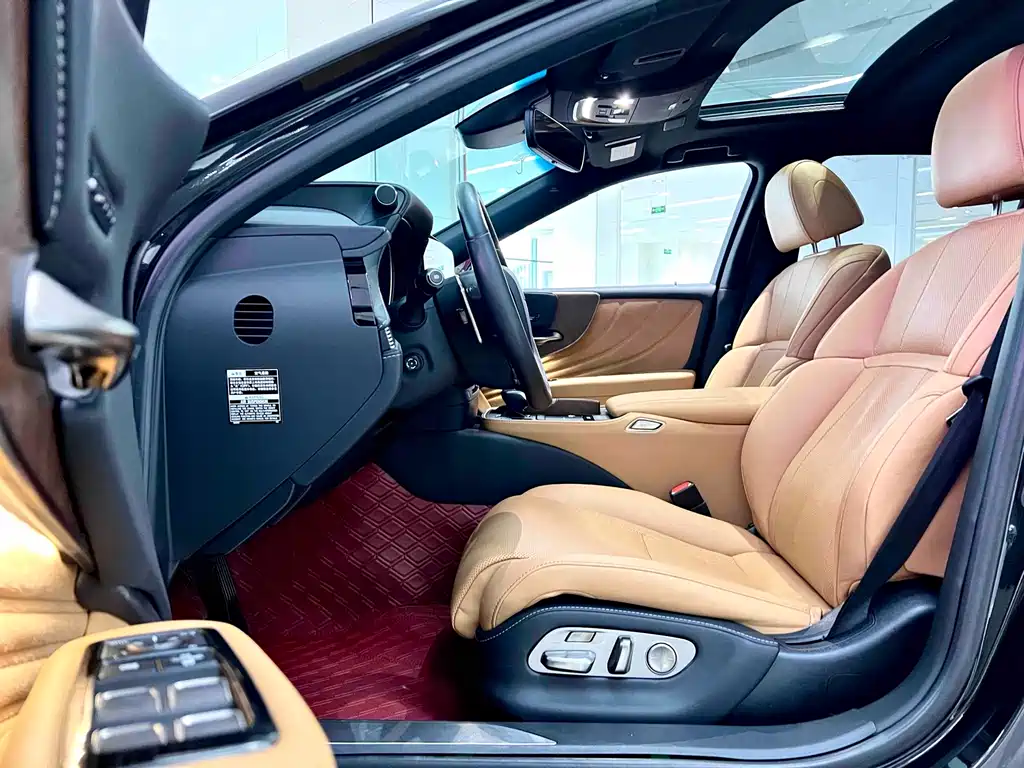 Lexus LS 2022