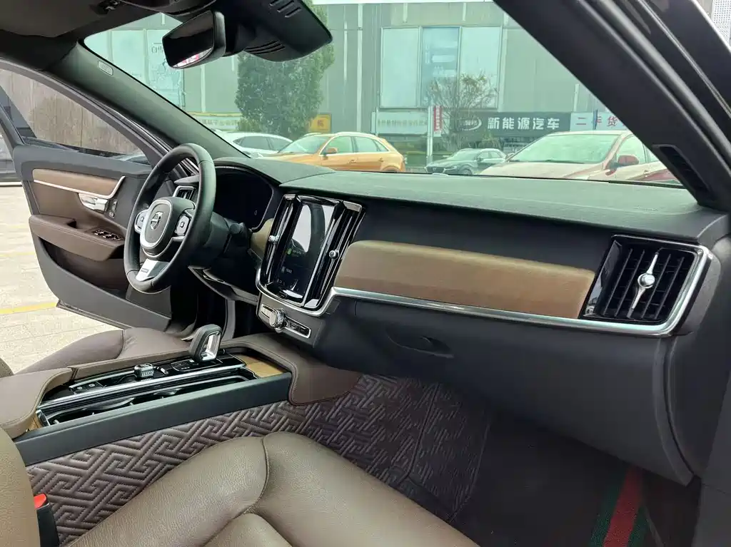 Volvo S90 2022 — фото 27