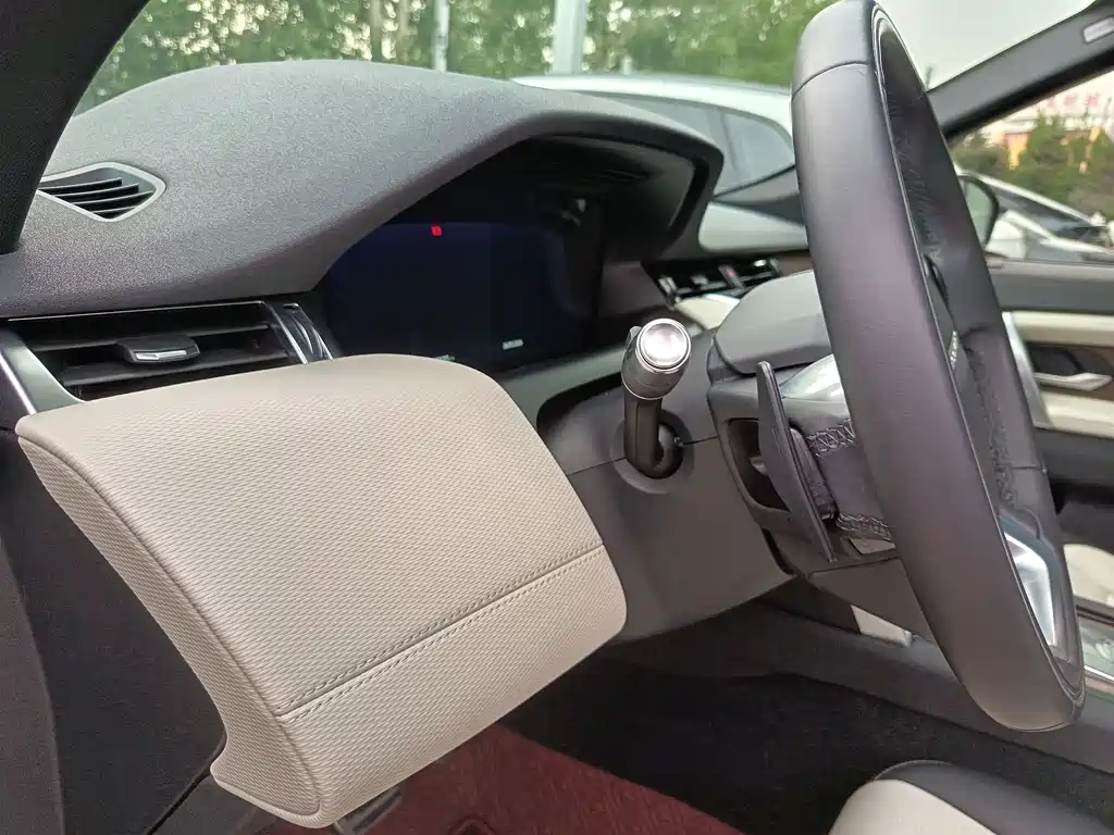 Land Rover Discovery Sport 2021 — фото 10