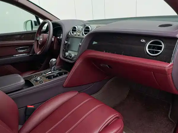 Bentley Bentayga Plug-In Hybrid 2019
