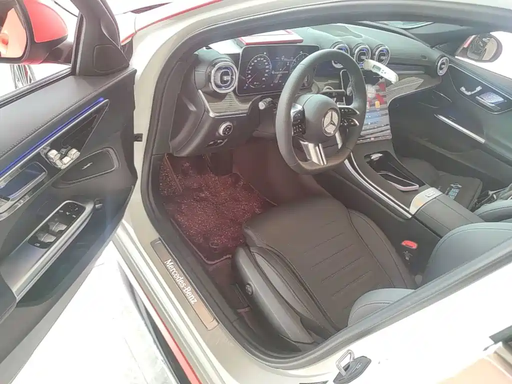 Mercedes-Benz C-Class 2025 — фото 16