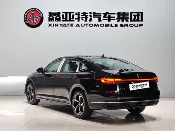 Volkswagen Passat 2025