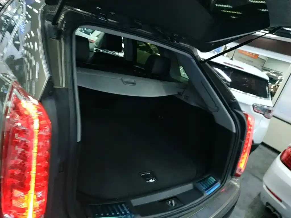Cadillac SRX 2015 — фото 16