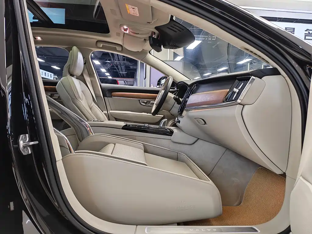 Volvo S90 PHEV 2020 — фото 12