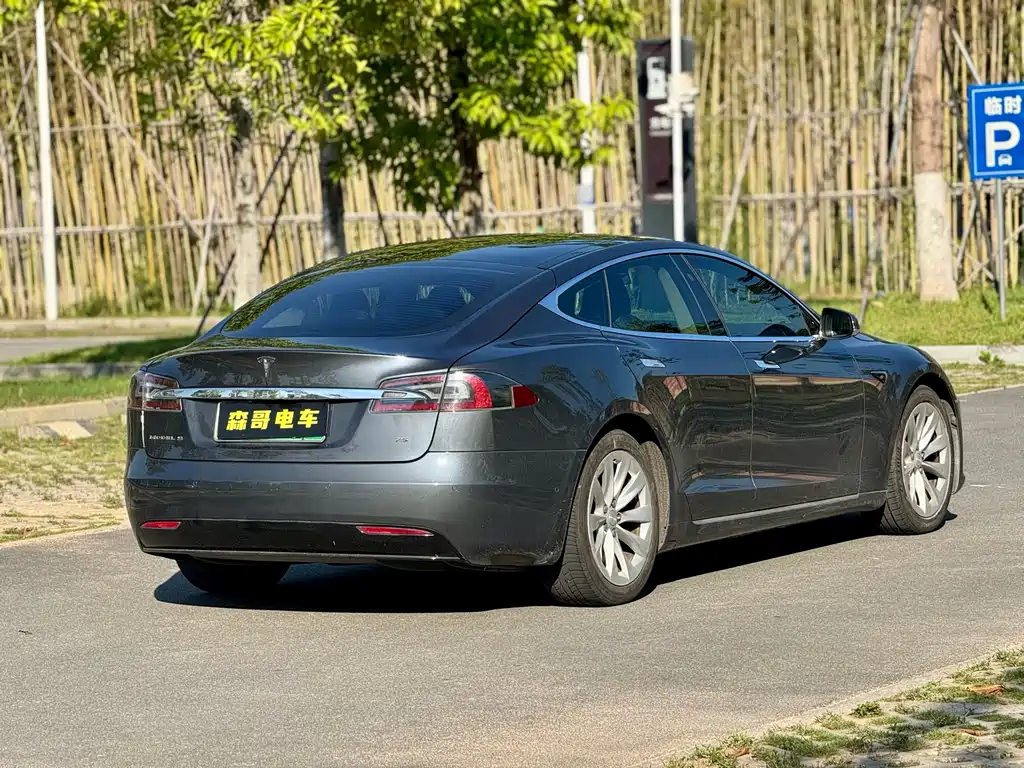 Tesla Model S 2017 — фото 6