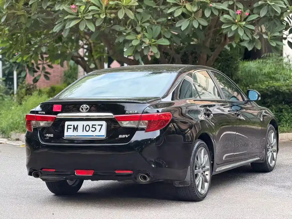 Toyota Reiz 2016
