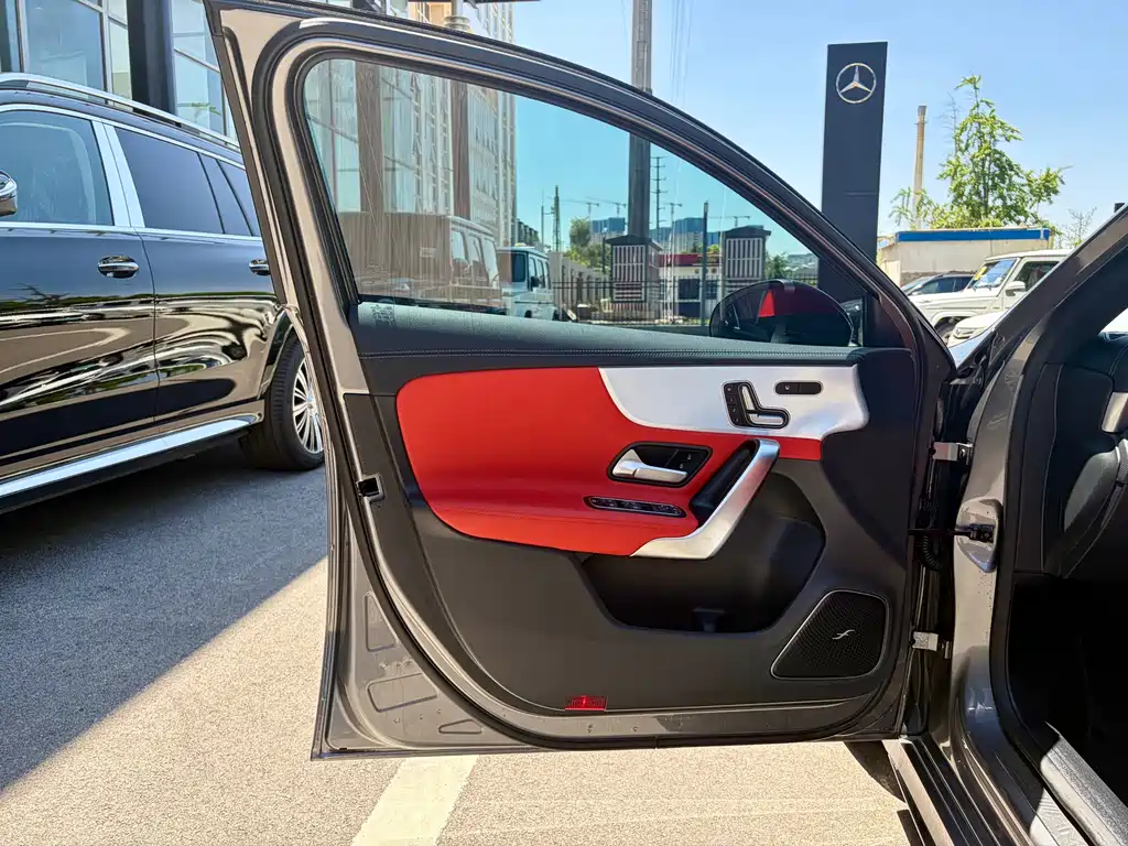 Mercedes-Benz A-Class AMG 2024 — фото 11
