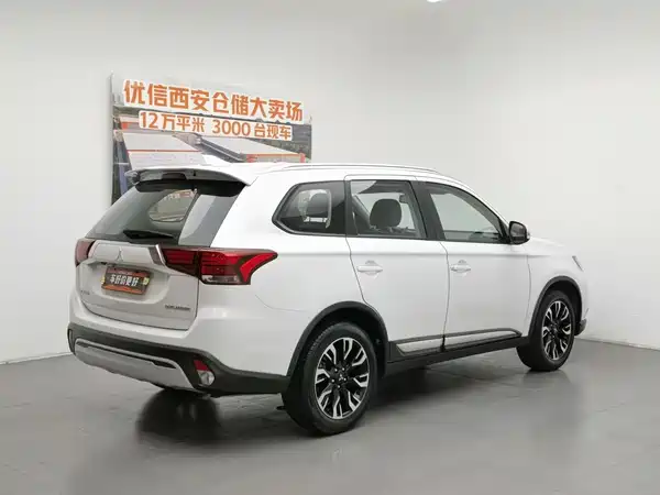 Mitsubishi Outlander 2021