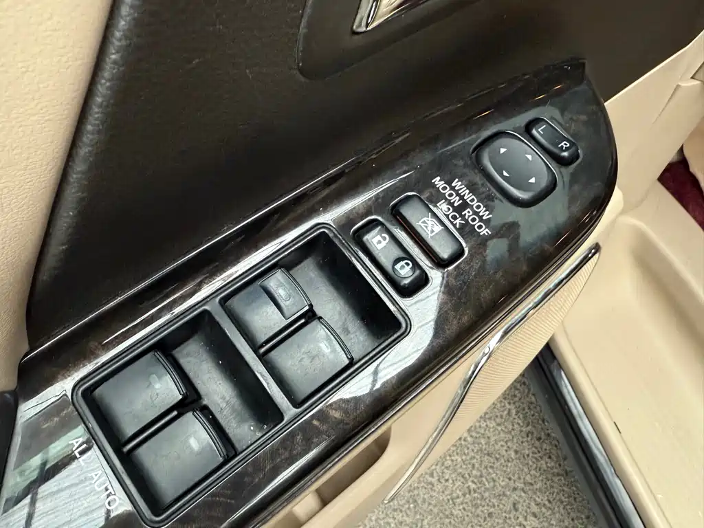 Toyota Alphard 2014
