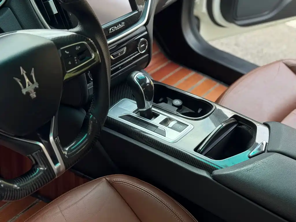 Maserati Ghibli 2016 — фото 13