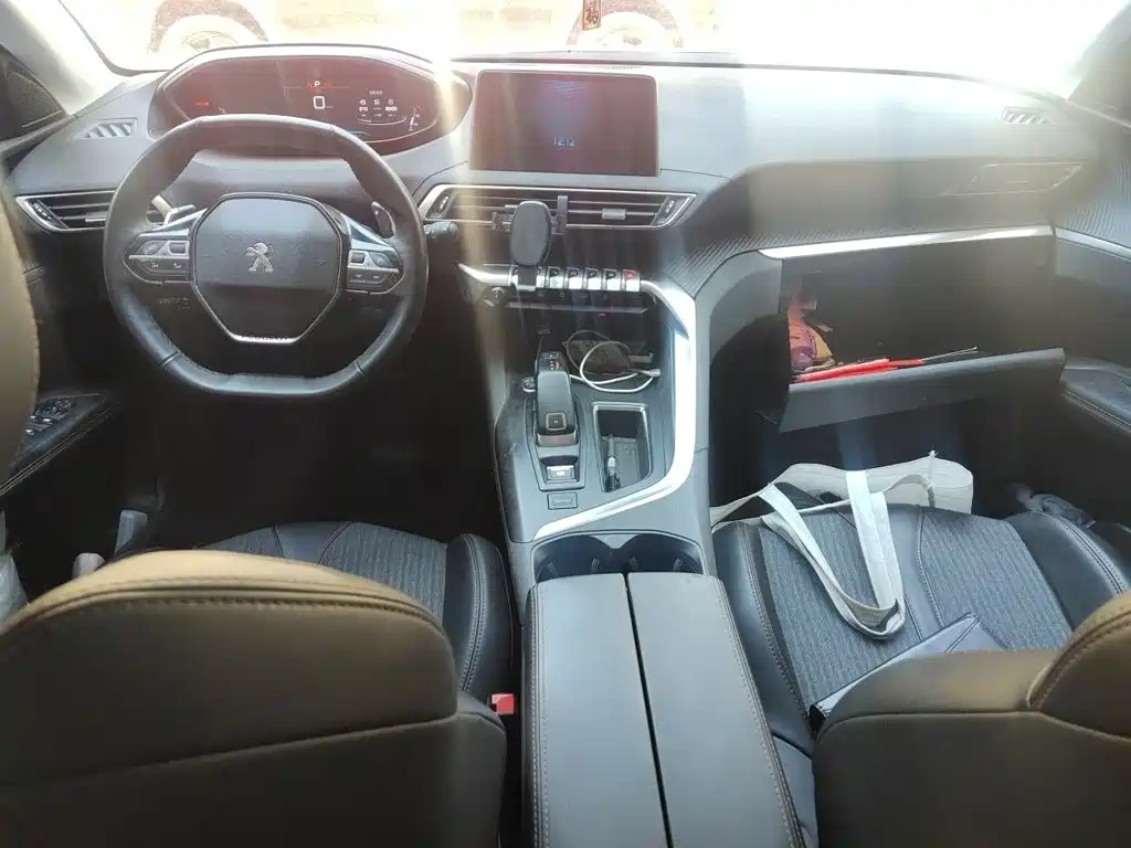 Peugeot 5008 2018 — фото 13