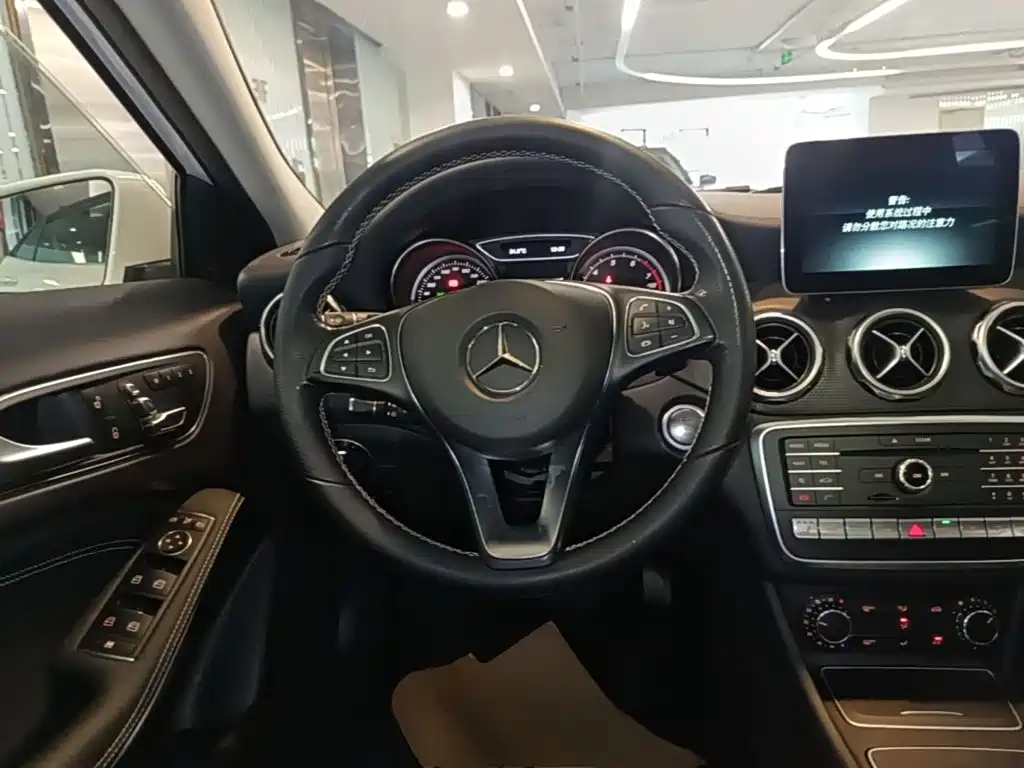 Mercedes-Benz GLA 2017 — фото 10