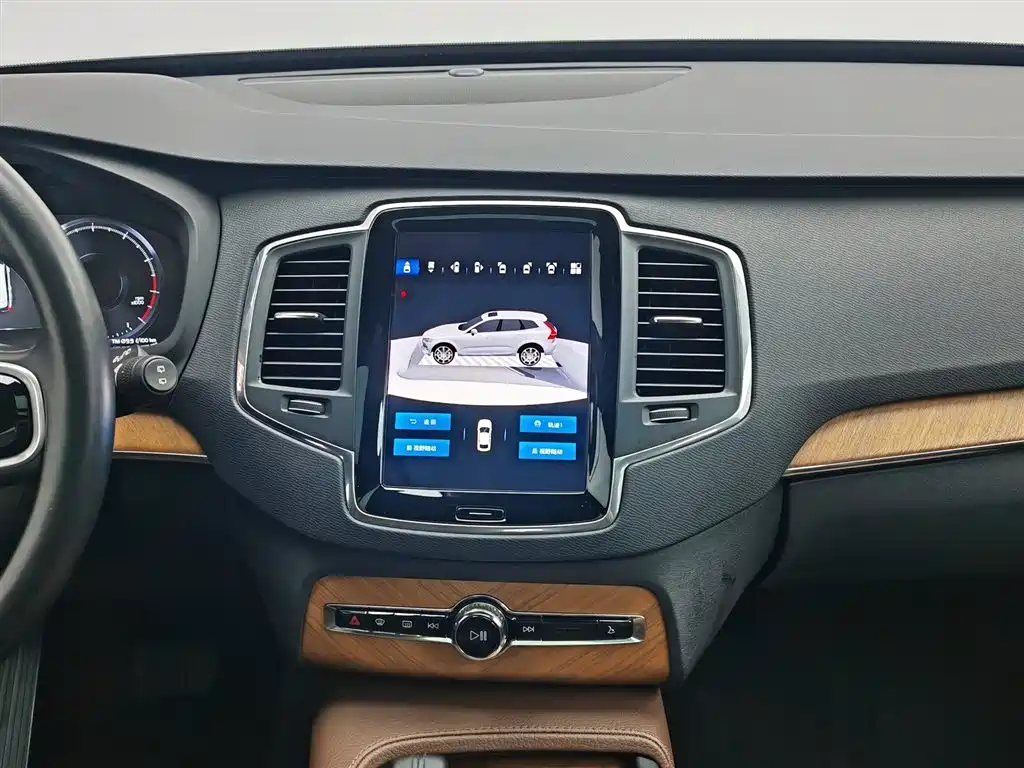 Volvo XC90 2021 — фото 12