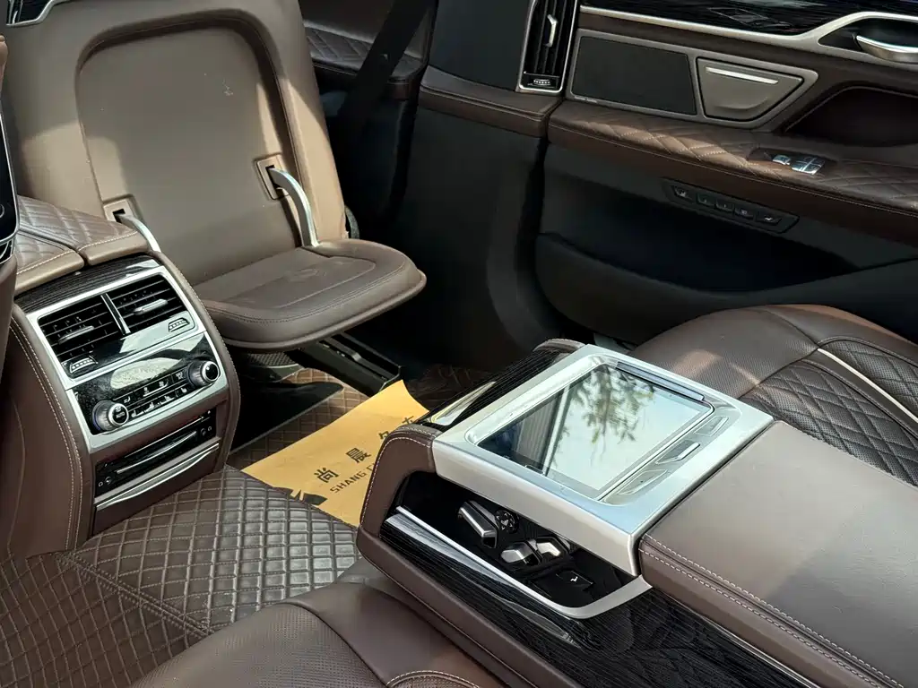 BMW 7 Series 2019 — фото 12