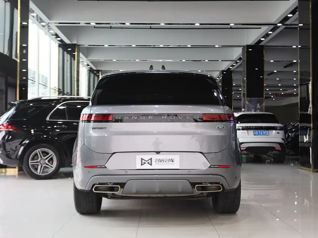 Land Rover Sport 2023 — фото 17