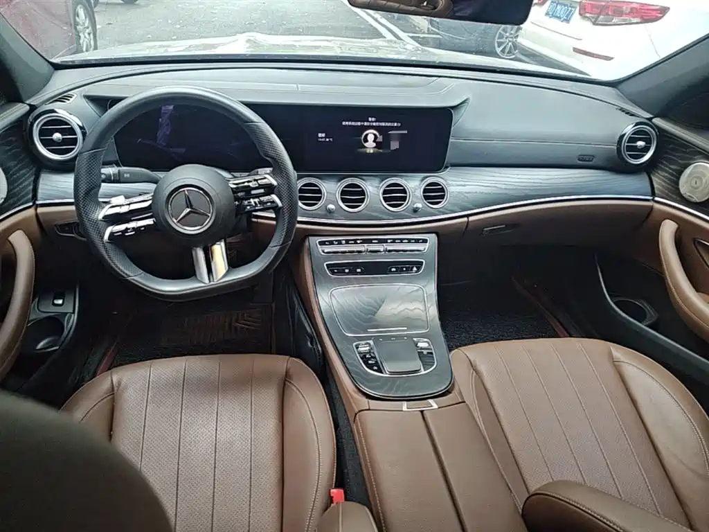 Mercedes-Benz E-Class 2022 — фото 10