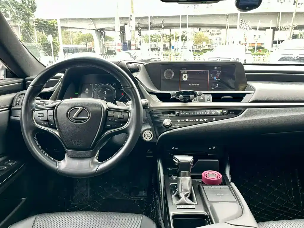 Lexus ES 2020 — фото 4