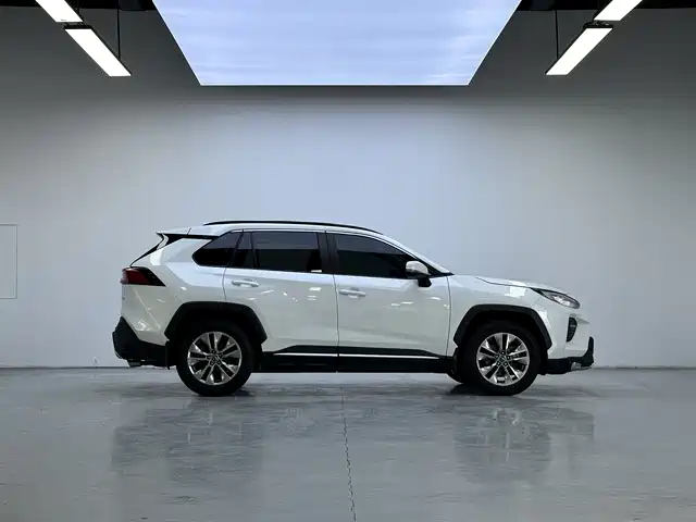 Toyota Wildlander 2021 — фото 5