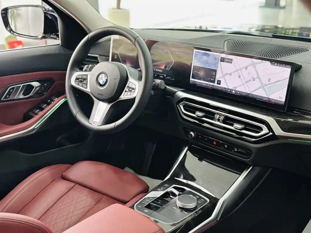 BMW 3 Series 2024 — фото 13