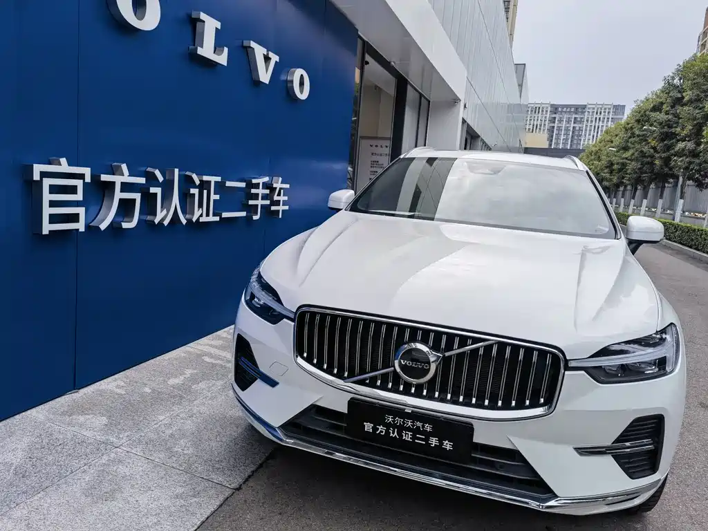 Volvo XC60 2024 — фото 2