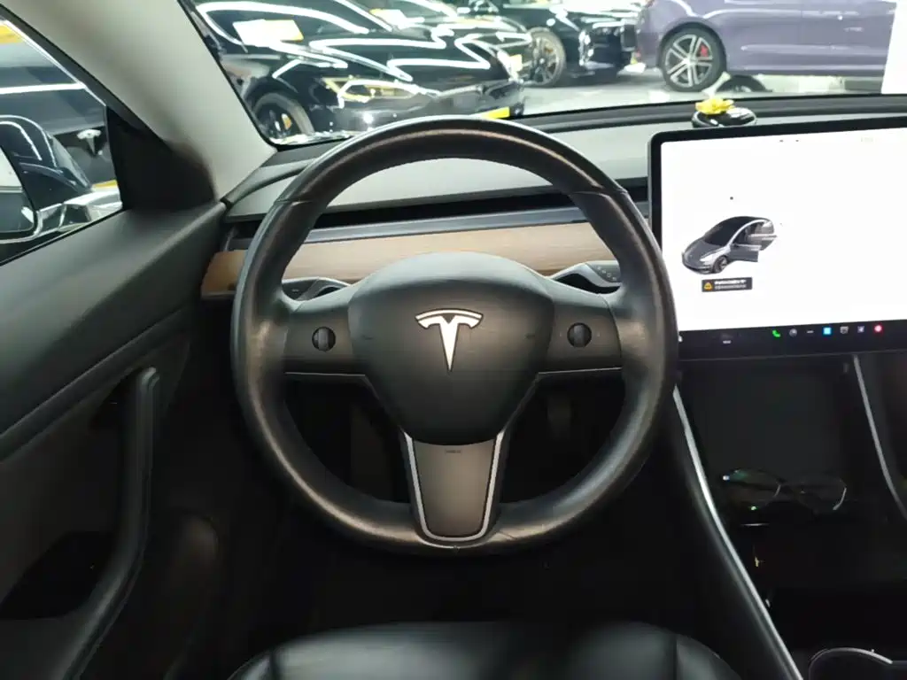 Tesla Model 3 2019 — фото 11