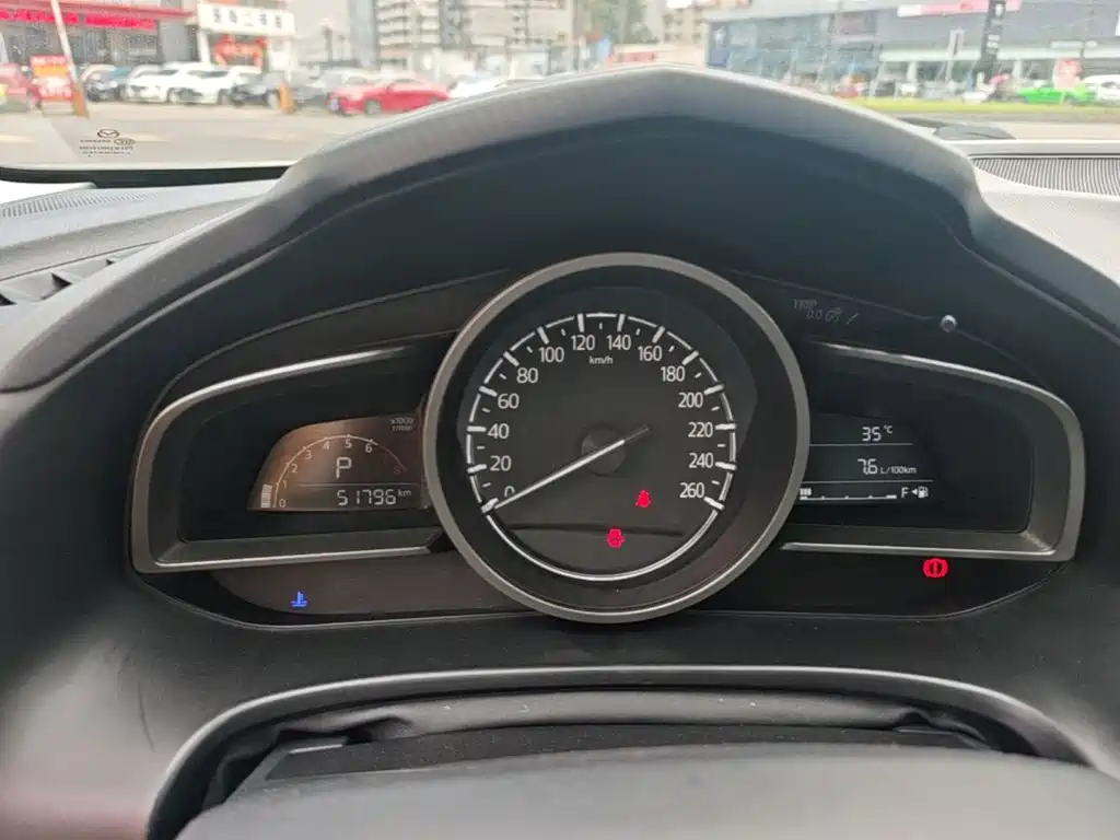 Mazda 3 Axela 2018 — фото 12