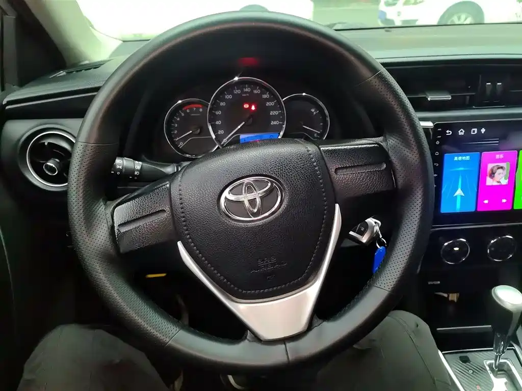 Toyota Corolla 2018 — фото 3