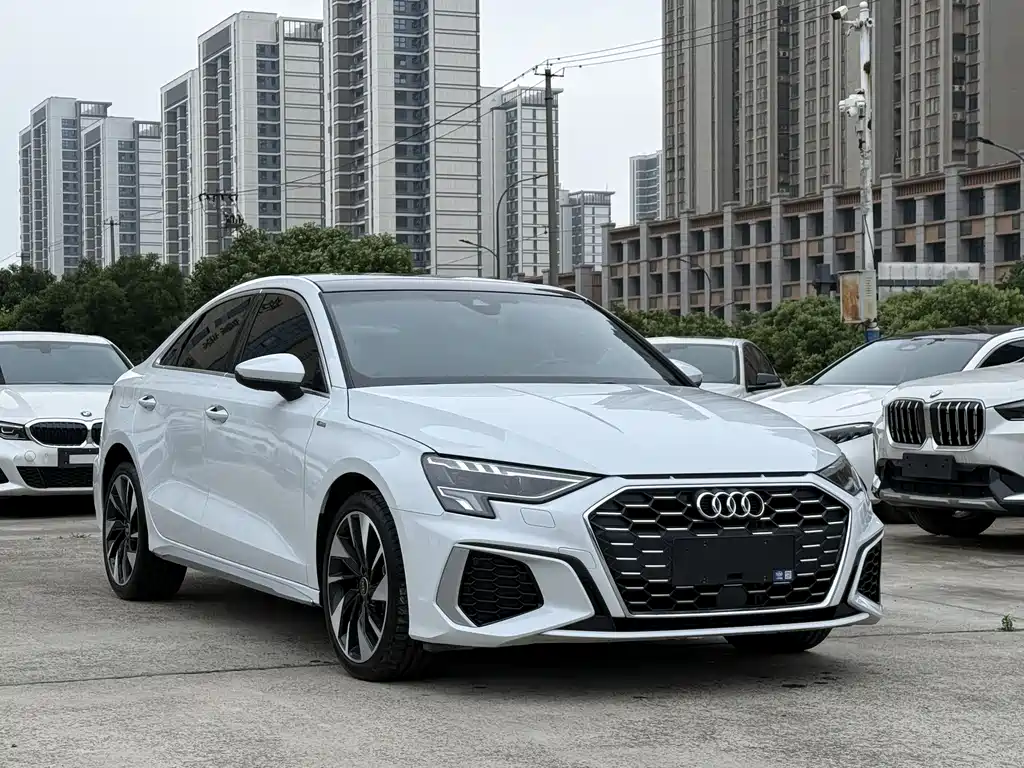 Audi A3 2022 — фото 3