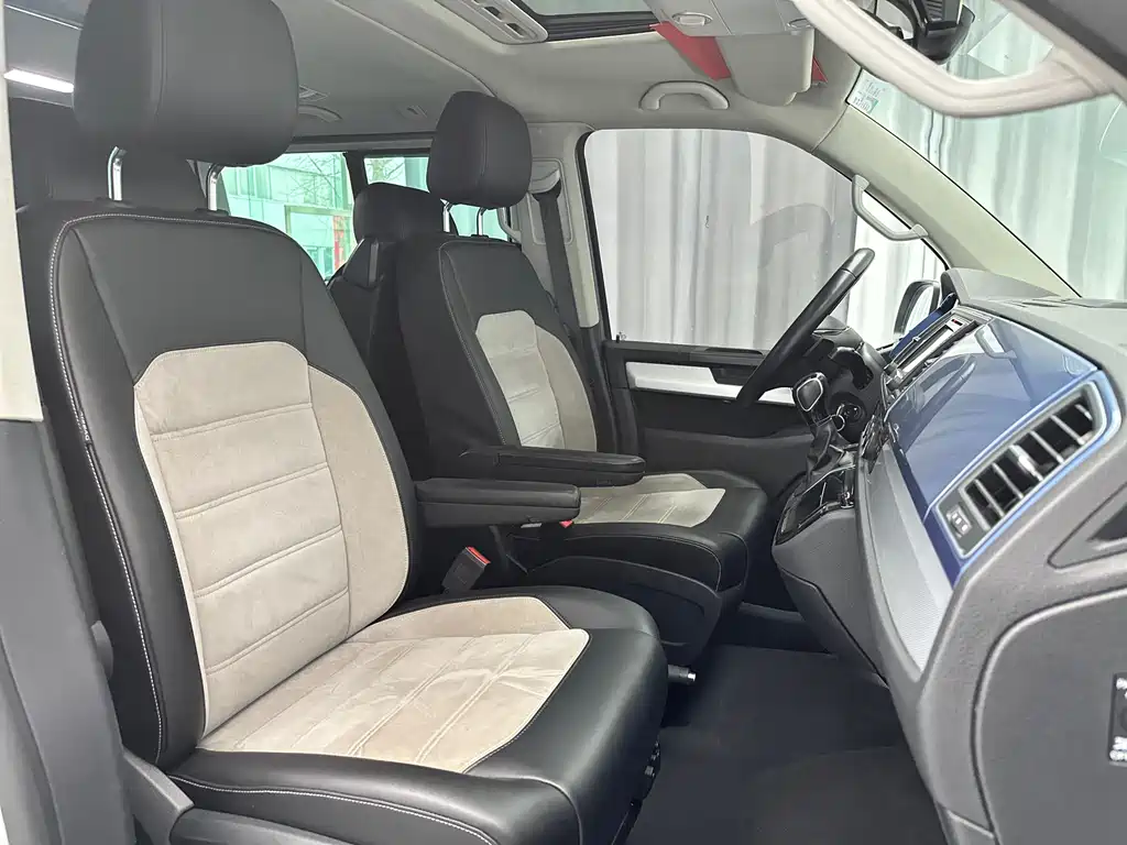 Volkswagen Multivan 2018 — фото 40