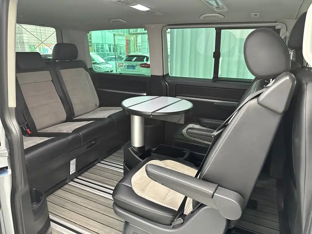 Volkswagen Multivan 2018 — фото 35