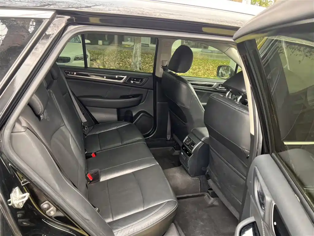 Subaru Outback 2016 — фото 22