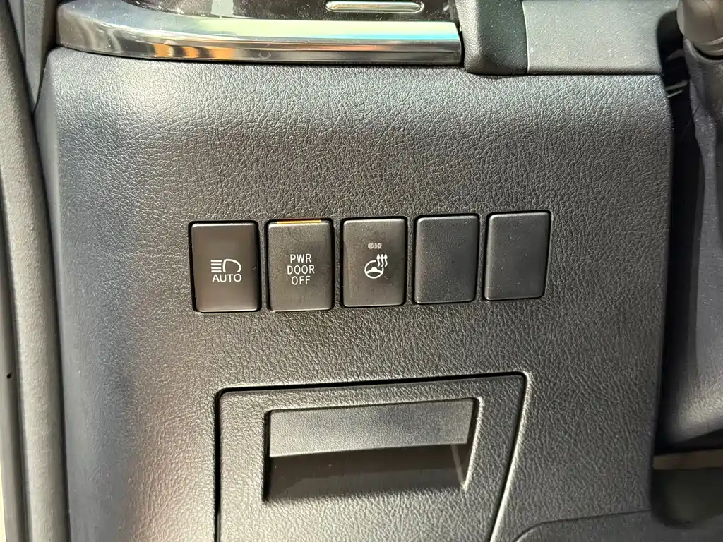 Toyota Vellfire 2020 — фото 14