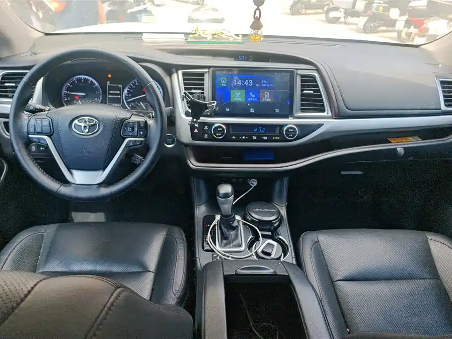 Toyota Highlander 2018 — фото 12