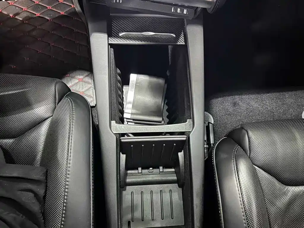 Tesla Model X 2017 — фото 10