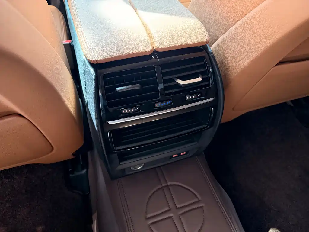BMW 5 Series 2022 — фото 11