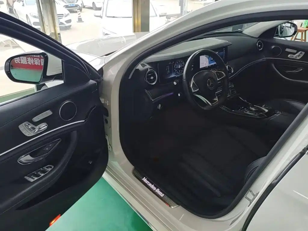 Mercedes-Benz E-Class 2016 — фото 16