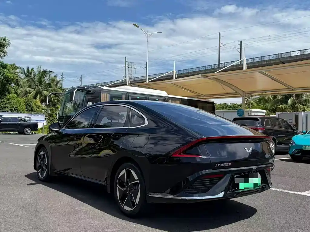 Wuling Starlight 2024