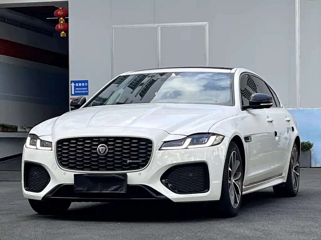 Jaguar XFL 2021 — фото 1
