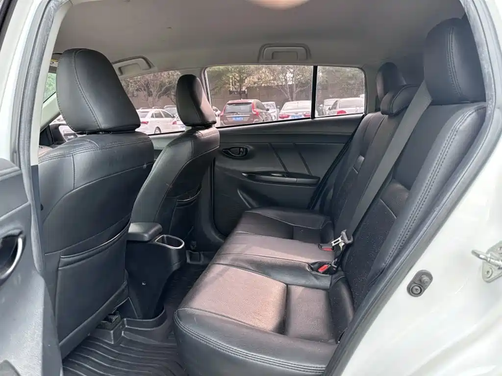 Toyota Yaris L 2018 — фото 16