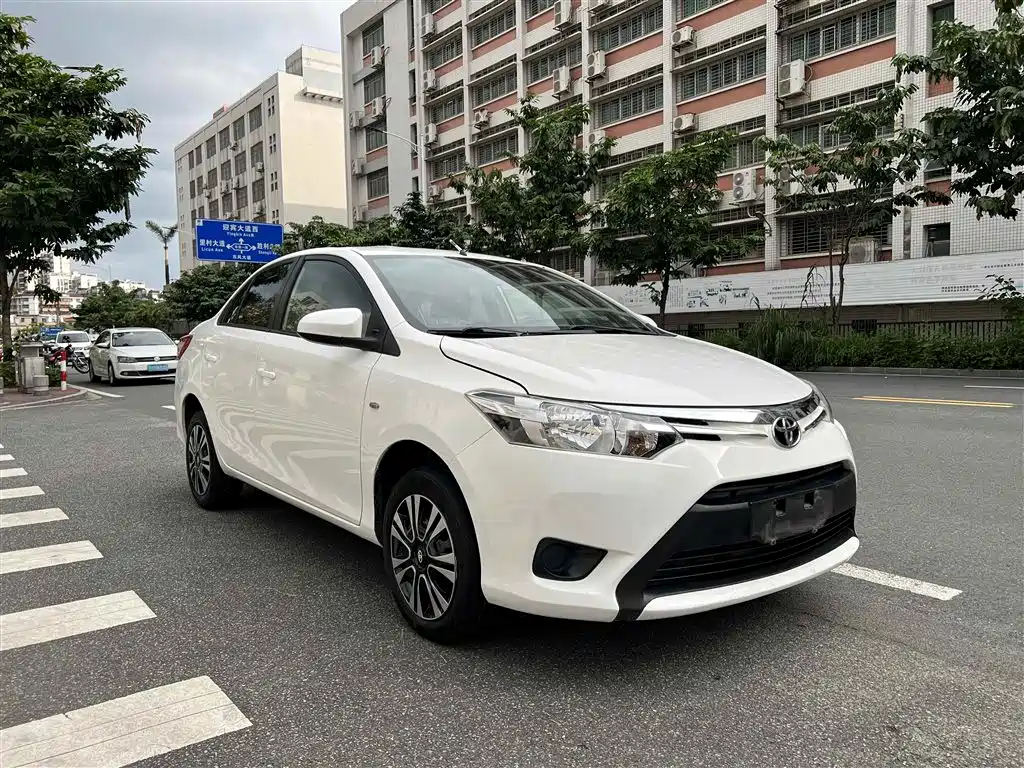 Toyota Vios 2015 — фото 6