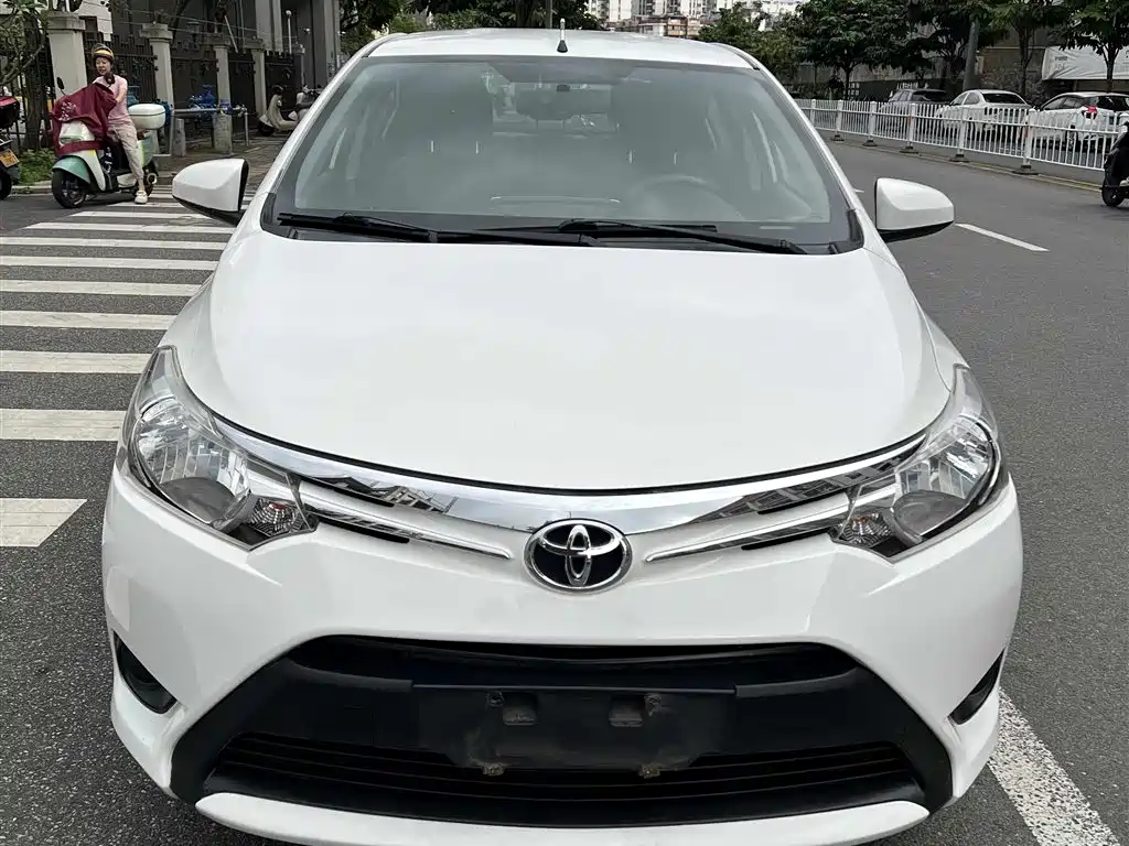 Toyota Vios 2015 — фото 15