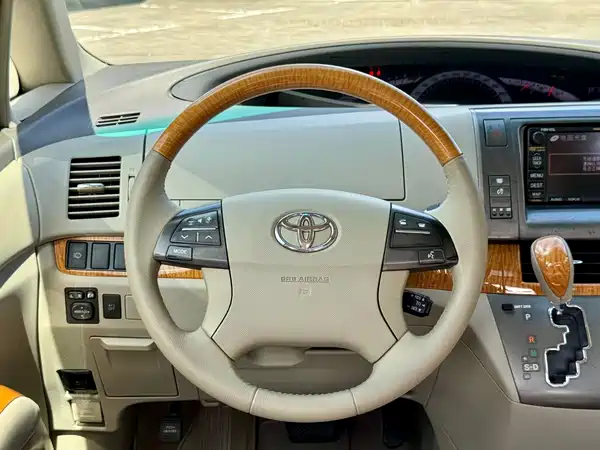Toyota Previa 2012