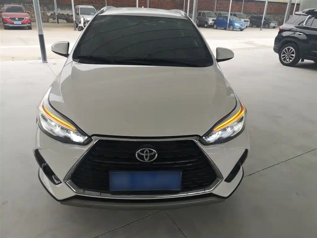Toyota Yaris L 2020 — фото 3