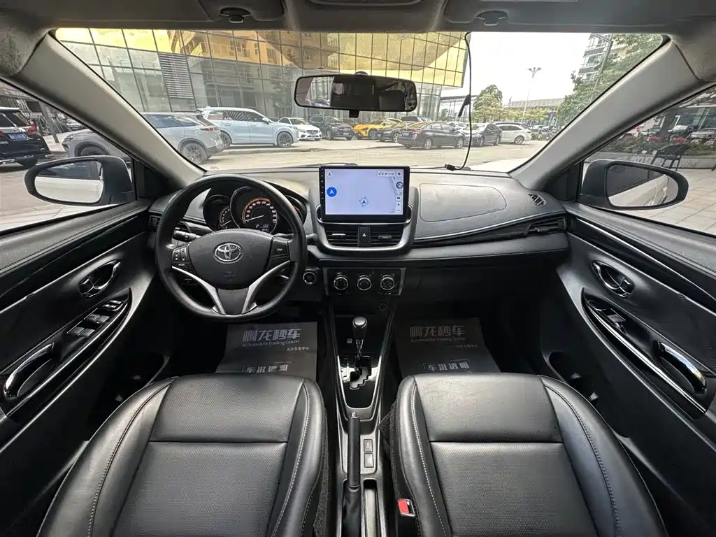 Toyota Yaris L 2023